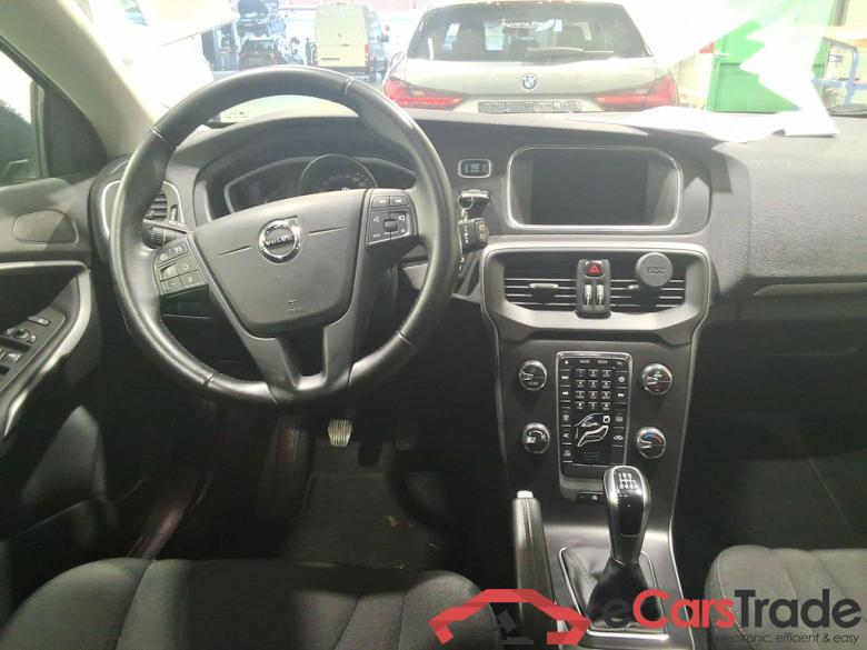 VOLVO V40 - 2016 2.0 T2 Black Edition GPF (EU6d-TEMP) STOCK #6