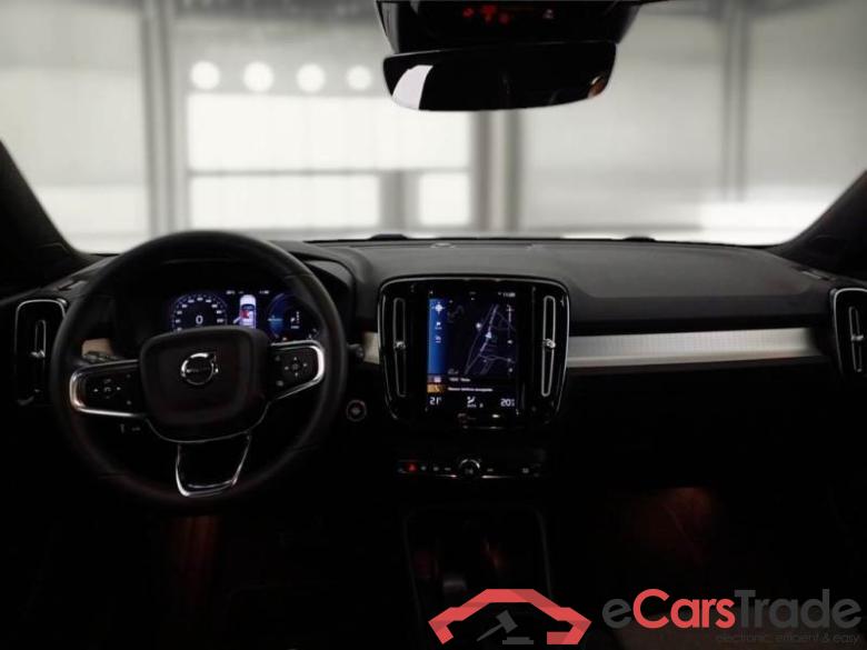 VOLVO XC40 / 2021 / 5P / SUV T4 RECHARGE PLUG-IN AUTO CORE #3