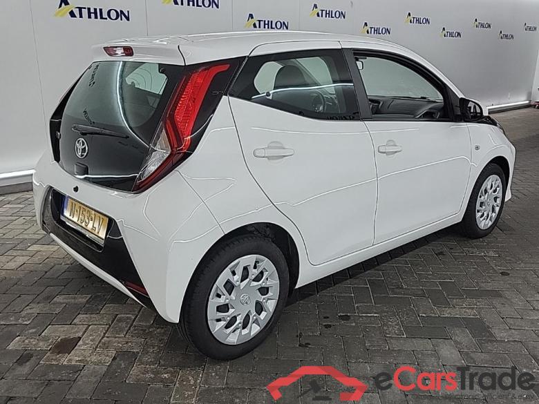 TOYOTA Aygo 1.0 VVT-i x-play 5D 53kW #3