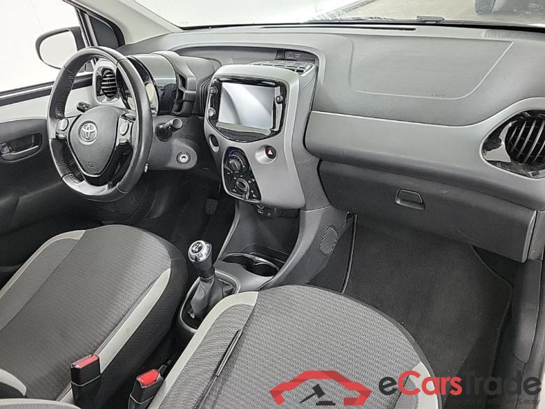 TOYOTA Aygo 1.0 VVT-i x-play 5D 53kW #6