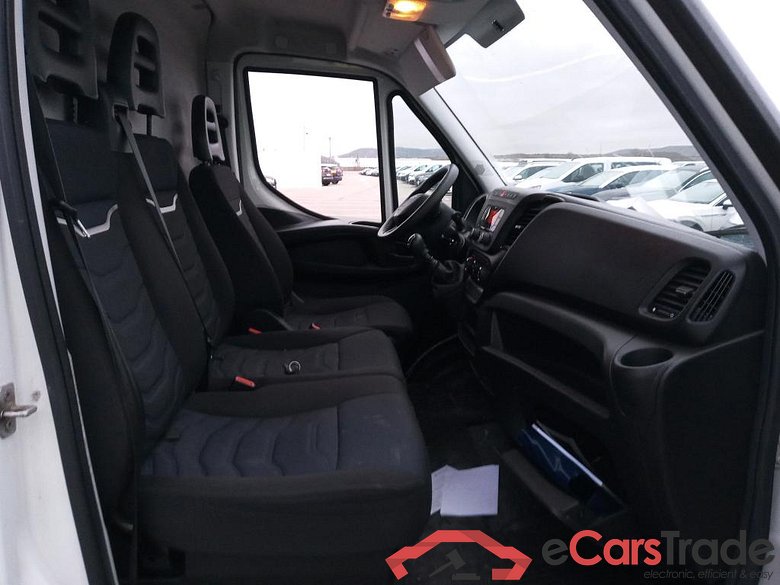 IVECO Daily / 2019 / 4P / furgón 2.3 TD 35S 12 V 3520L/H3 13,4 M3 #6