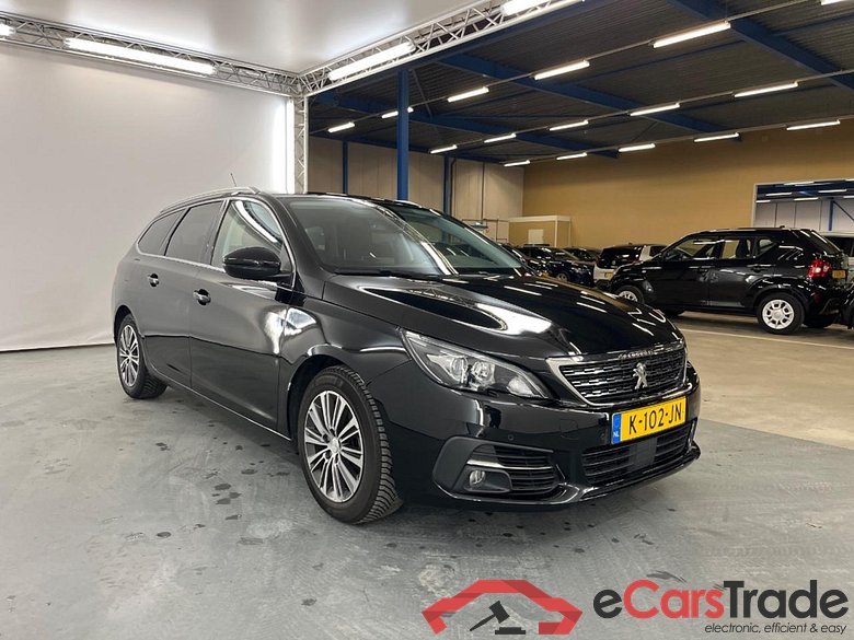 PEUGEOT 308 SW 1.2 PureTech Blue Lease Allure #2
