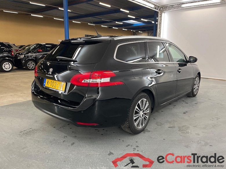 PEUGEOT 308 SW 1.2 PureTech Blue Lease Allure #4