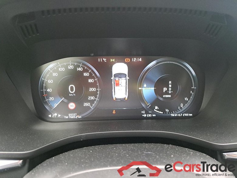 VOLVO XC60 / 2017 / 5P / todoterreno 2.0 T6 AWD Recharge Inscription Auto #4