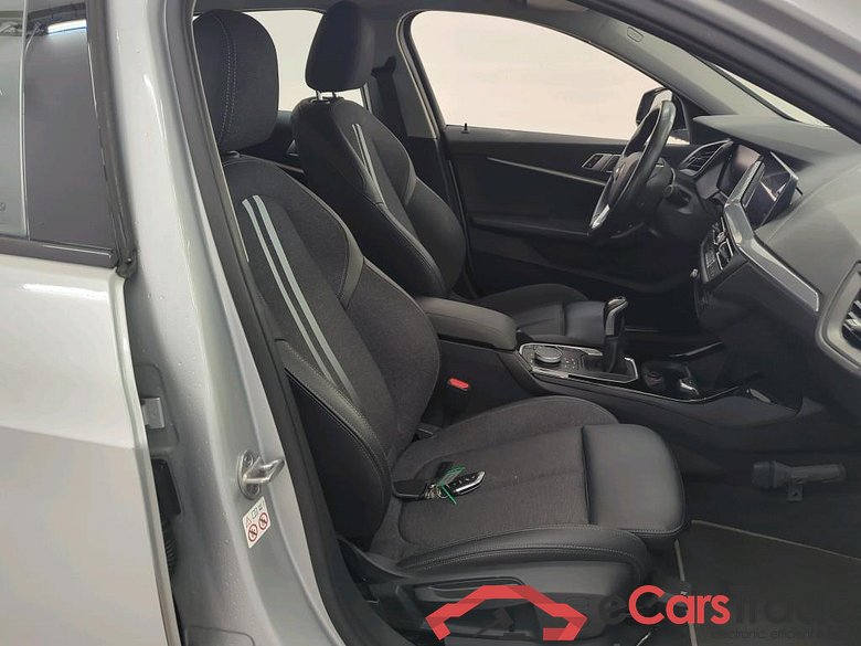 BMW 1 Serie 118i Sport Line 5d #3