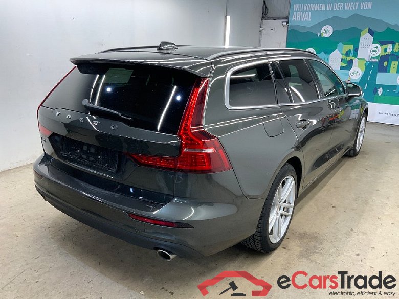 V60 Kombi Momentum Pro AWD 2.0 b5 184KW AT8 E6d #2