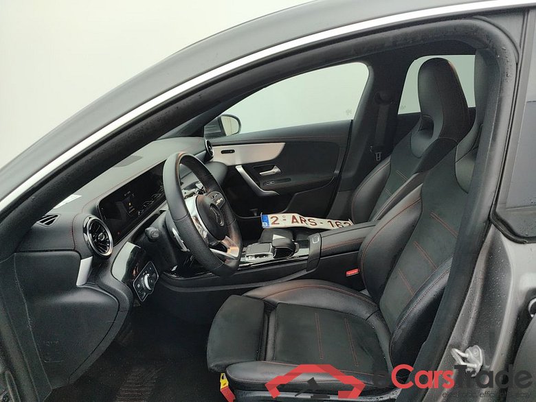Mercedes-Benz CLA CLA 180 Aut. 4d #3