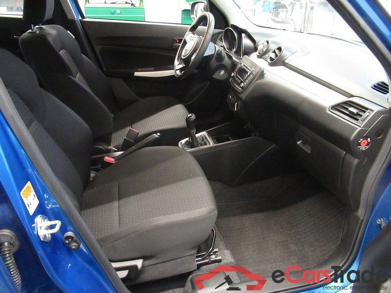 SUZUKI Swift 1.2 Dualjet Hybrid Club #5