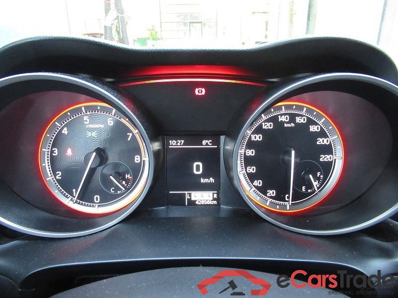 SUZUKI Swift 1.2 Dualjet Hybrid Club #6