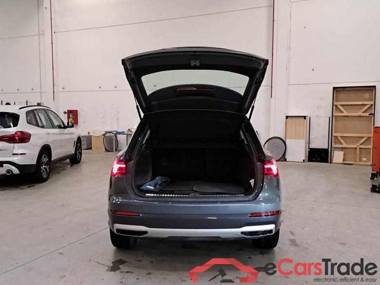 AUDI Q3 / 2018 / 5P / SUV 35 TFSI S TRONIC BUSINESS ADVANCED #5