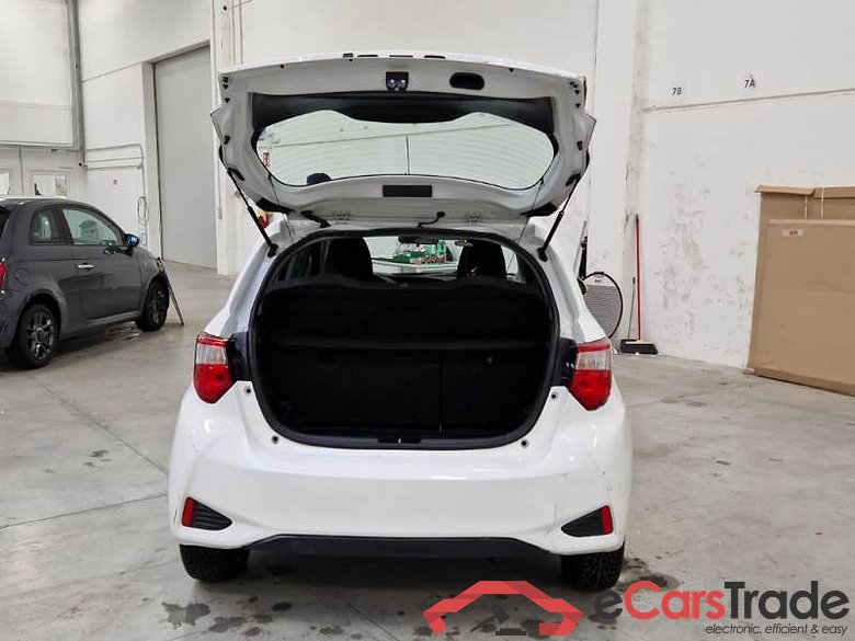 TOYOTA YARIS / 2017 / 5P / BERLINA 1.5 HYBRID BUSINESS #5