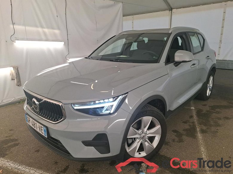 XC40 Momentum 2WD 2.0 B3 163 DCT 7 Black Edition #1