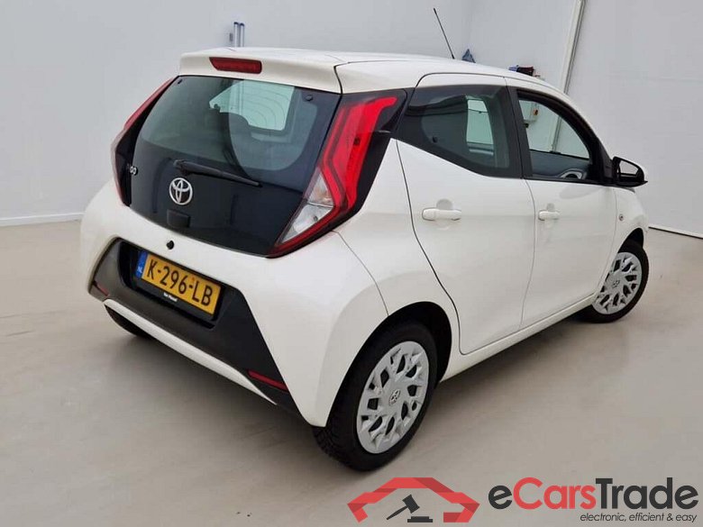 TOYOTA Aygo 1.0 VVT-i x-play #2