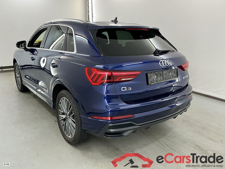 AUDI Q3 1.4 45 TFSI E S TRONIC S LINE #3