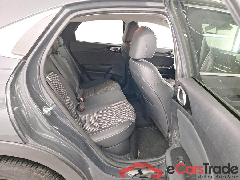 KIA XCEED 1.6 GDI PHEV DCT BUSINESS LINE #6