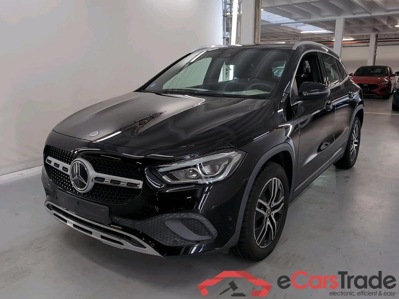 MERCEDES-BENZ GLA 1.3 GLA 180 DCT BUSINESS SOLUTION #1