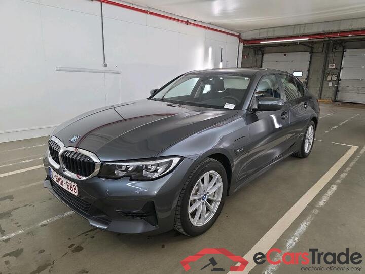 BMW 3 Reeks Berline 3 Reeks Berline 330e (215 kW) (PHEV) 215kW/292pk  4D/P Auto-8
