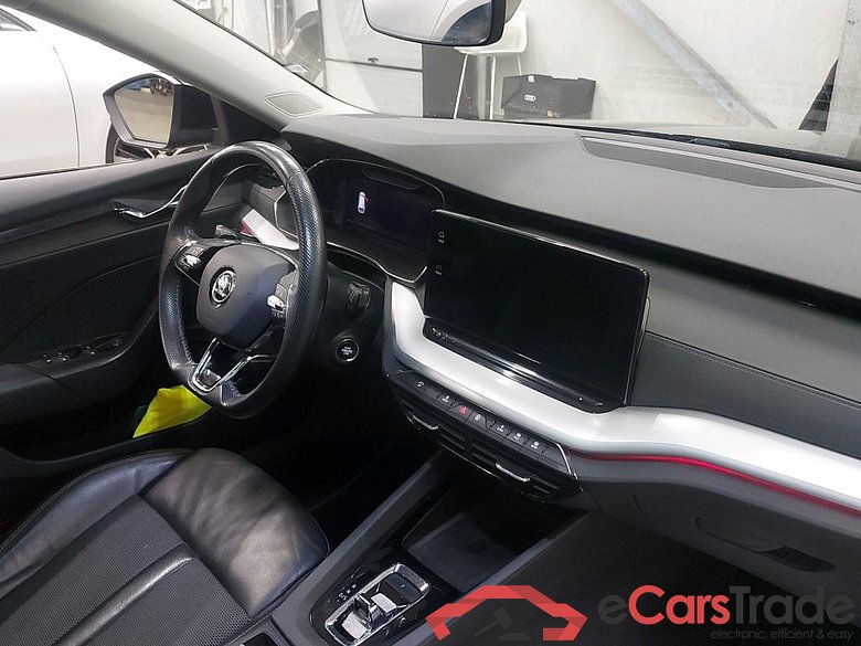 SKODA - SKO OCTAVIA COMBI CRTDI 150PK DSG7 Ambition Pack Launche & Sleep & Keyless & Heated Steering Wheel & Park Assist With Park Sensors Front & Rear #3