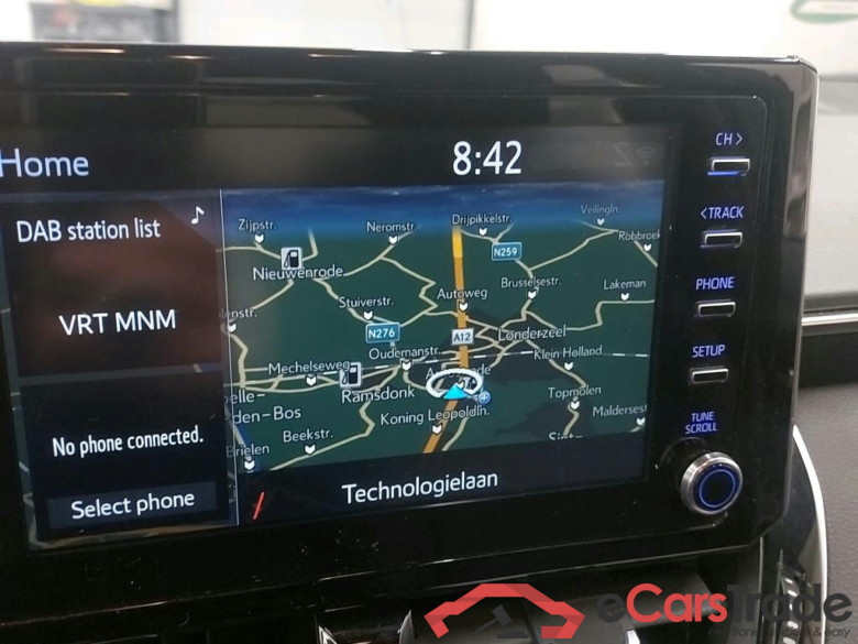 Toyota Corolla 1.8 e-CVT Hybrid Dynamic Aut. LED Navi KeylessGo Klima PDC ... #4