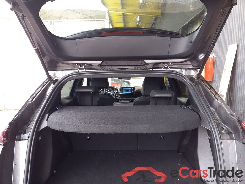 PEUGEOT 2008 PureTech 130 Allure EAT8 #2