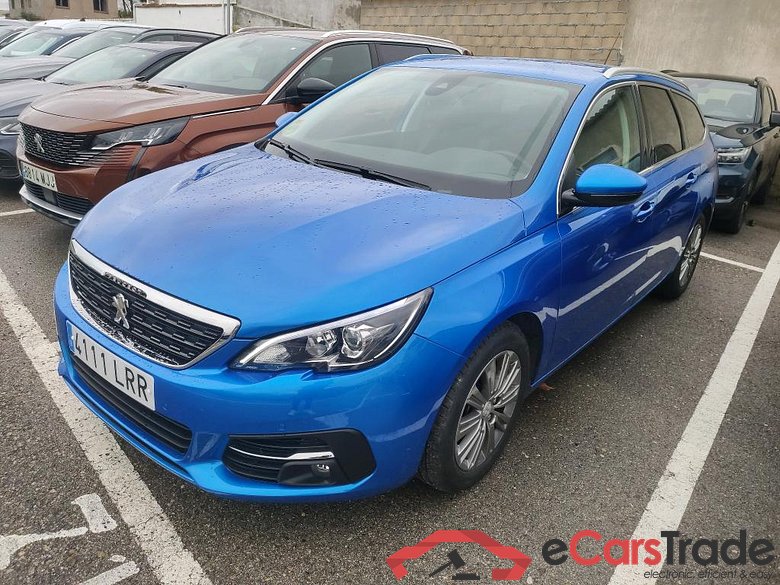 PEUGEOT 308 / 2017 / 5P / familiar SW Allure PureTech 130 S&S #1