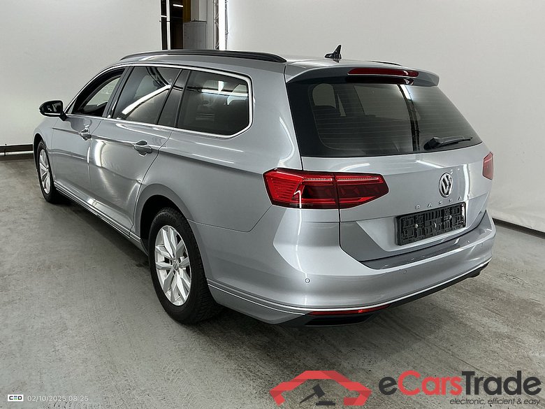 VOLKSWAGEN PASSAT VARIANT DIESEL - 2019 1.6 TDi SCR Style Business DSG #3