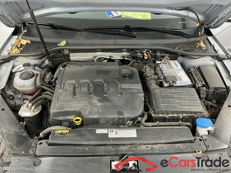 VOLKSWAGEN PASSAT VARIANT DIESEL - 2019 1.6 TDi SCR Style Business DSG #6