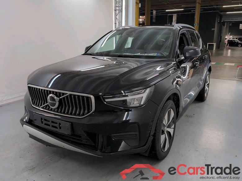 VOLVO XC40 1.5 T4 PHEV CORE DCT #1