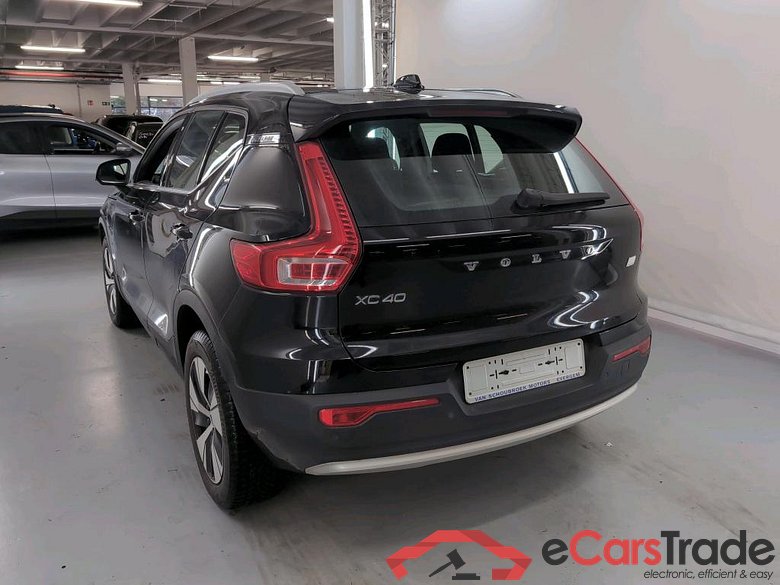 VOLVO XC40 1.5 T4 PHEV CORE DCT #3