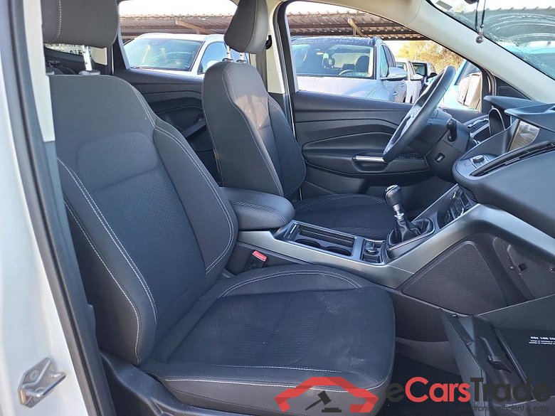 FORD Kuga / 2016 / 5P / todoterreno 1.5 EcoBoost 88kW 4x2 Trend+ (CX) #6