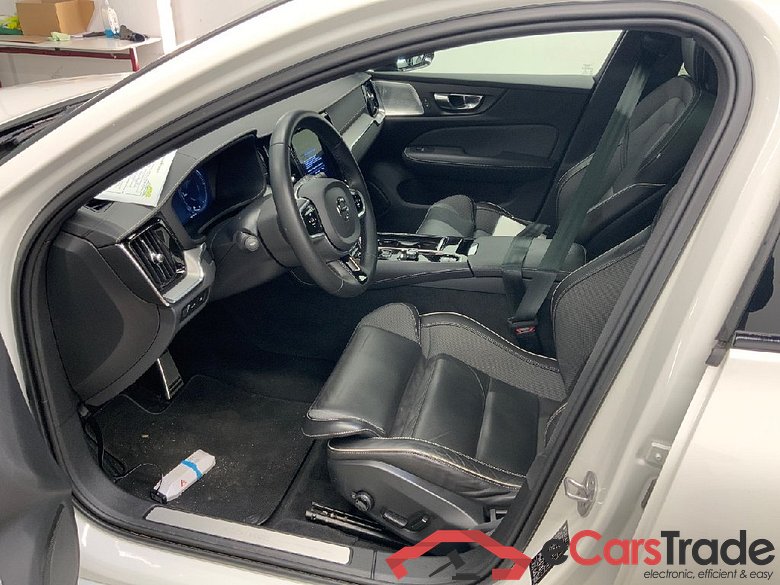 V60 Kombi Plus Dark Recharge Plug-In Hybrid AWD 2.0 T6 293KW AT8 E6d #4