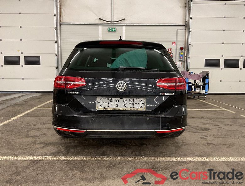 Volkswagen Passat 1.6 TDI Highline Aut. Pano LED-Matrix ACC Navi Sport-Leather KeylessGo Klima PDC ... #6