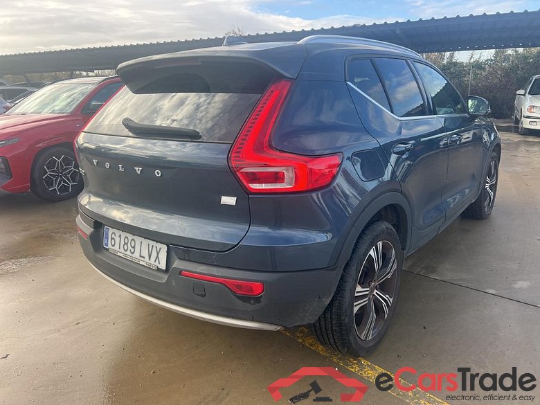 VOLVO XC40 / 2017 / 5P / todoterreno 1.5 T4 Twin Recharge Inscription Auto #2