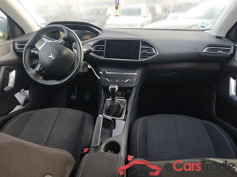 PEUGEOT 308 / 2017 / 5P / berlina con portón 5p Active Pack BlueHDi 130 S&S #3