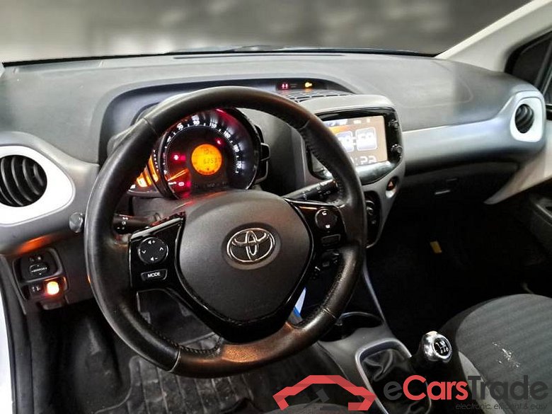 TOYOTA AYGO / 2018 / 5P / BERLINA 1.0 VVT-I X-BUSINESS #3