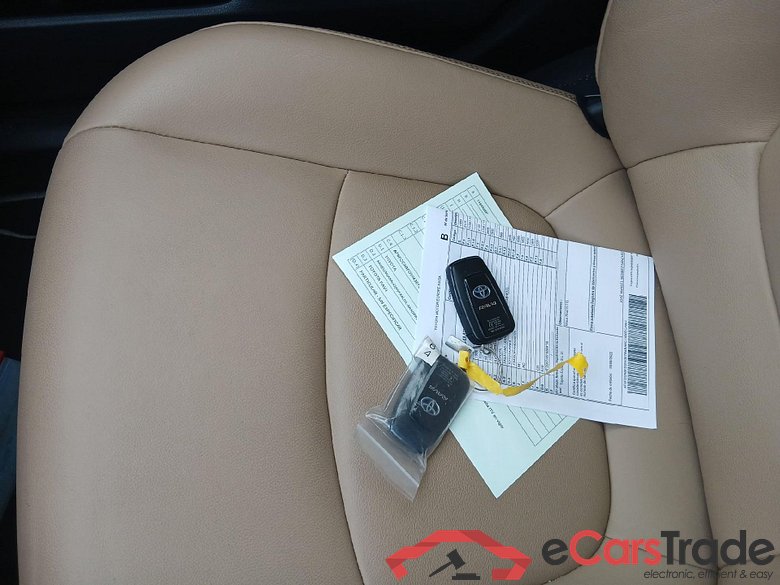 TOYOTA Rav4 / 2018 / 5P / todoterreno 2.5l 220H Luxury #4