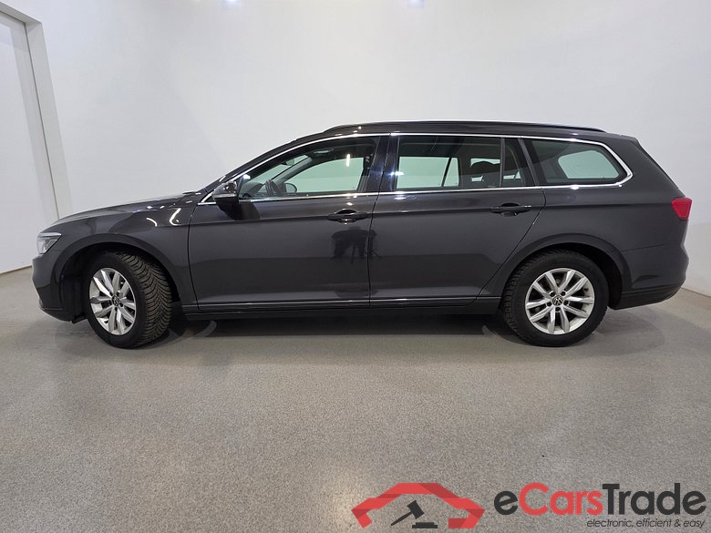 Volkswagen Passat Variant 2.0 TDI Aut. Virtual LED-Matrix Navi Sport-Seats KeylessGo Camera Klima PDC ... #2
