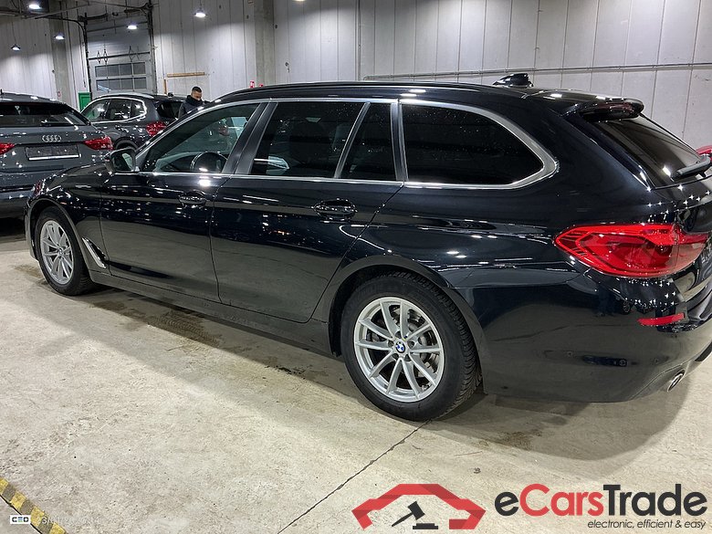 BMW 5 TOURING DIESEL - 2017 520 dA (EU6d-TEMP) #3