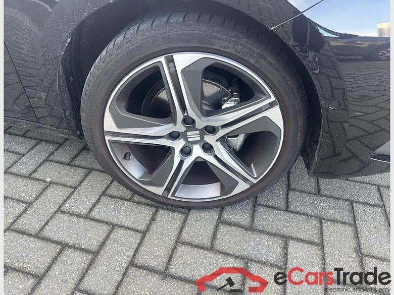 SEAT Leon Leon 5D FR Edition 1.0 eTSI 110ch (81kW) DSG 7v Mild Hybrid #2