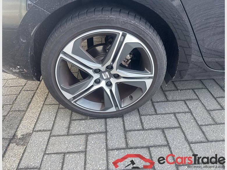 SEAT Leon Leon 5D FR Edition 1.0 eTSI 110ch (81kW) DSG 7v Mild Hybrid #6
