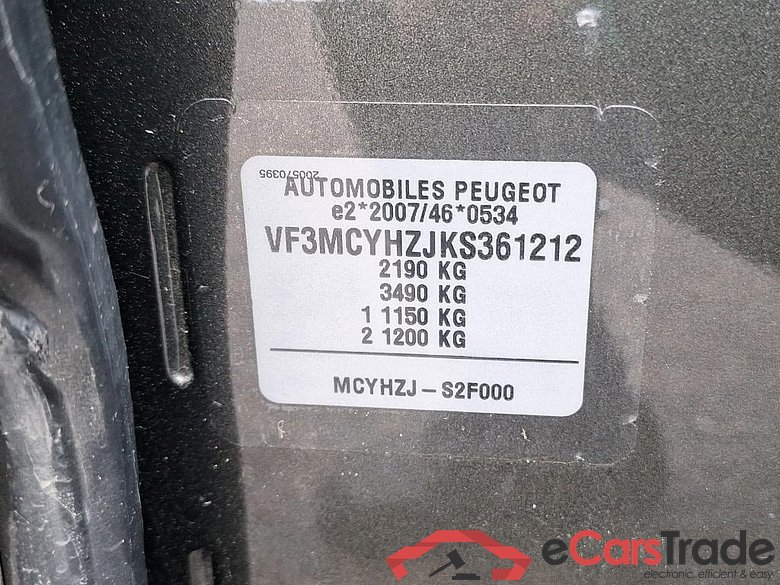 PEUGEOT - PEU 5008 BlueHDi 130PK Active With Connect & DAB & Two Removable Seats #6