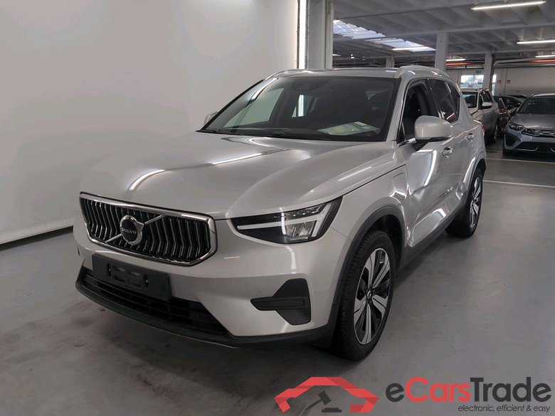 VOLVO XC40 1.5 T4 PHEV CORE DCT #1
