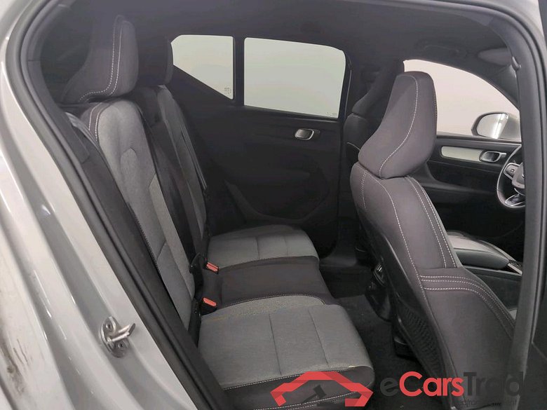 VOLVO XC40 1.5 T4 PHEV CORE DCT #6