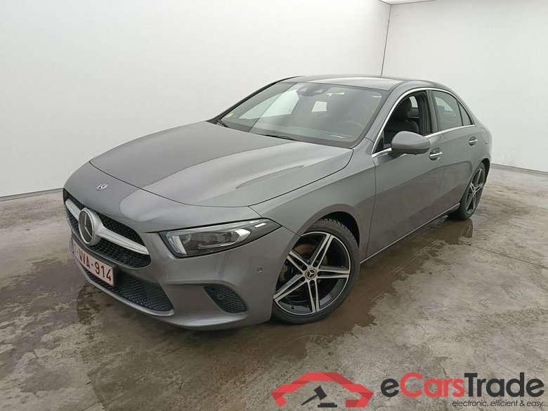 Mercedes-Benz A-Klasse Limousine A 180 d DCT Launch Edition 4d #1
