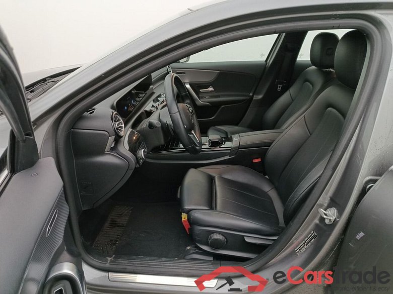 Mercedes-Benz A-Klasse Limousine A 180 d DCT Launch Edition 4d #3