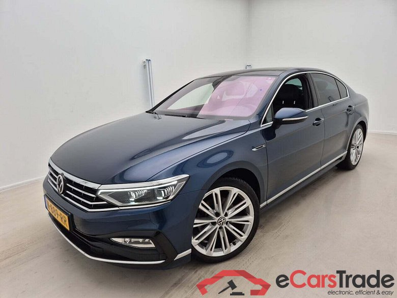 VOLKSWAGEN PASSAT 1.5 TSI R-Line Business + DSG #1
