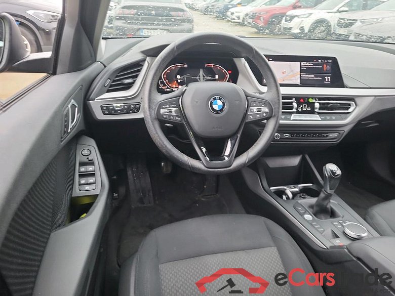 BMW Serie 1 / 2019 / 5P / berlina con portón 118i #3