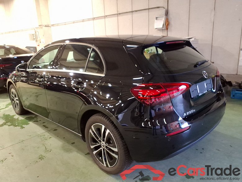 MERCEDES-BENZ A-CLASS 1.3 A 250 E BUSINESS LINE DCT #2