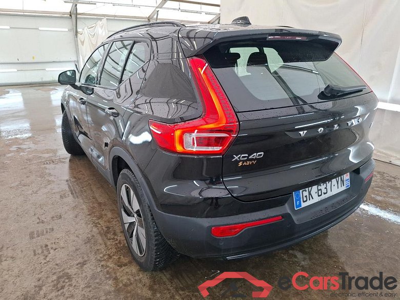 VOLVO XC40 / 2022 / 5P / SUV Recharge T4 211 DCT7 Plus #2