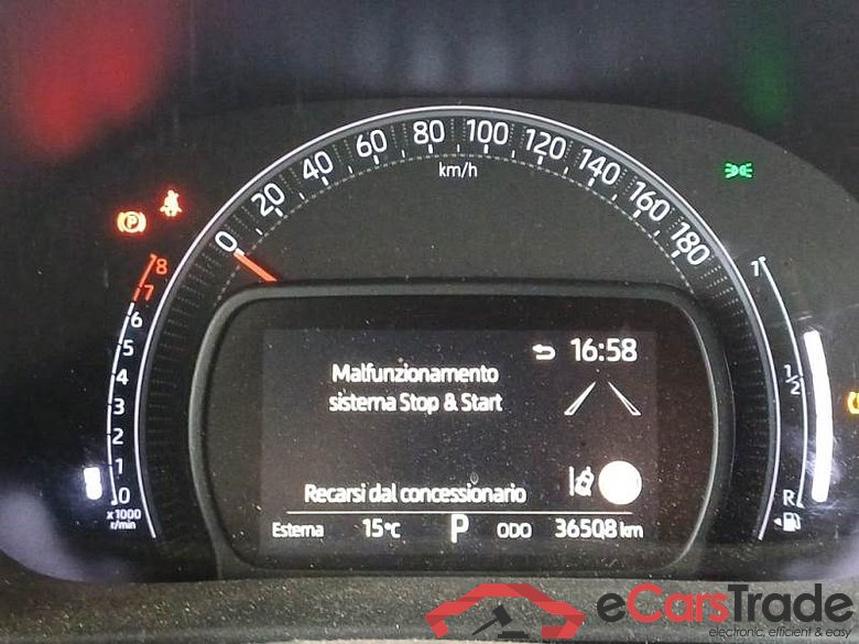 TOYOTA AYGO X / 2022 / 5P / SUV 1.0B (72 CV) ACTIVE S-CVT #4